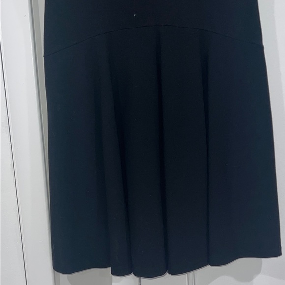 Elegant Black Cap Sleeve Dress - Picture 6 of 15